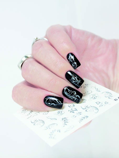Nailart-Aufkleber. silberne Blumen