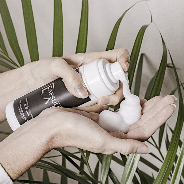Mousse nettoyante pour le visage Essential Capsule Lab