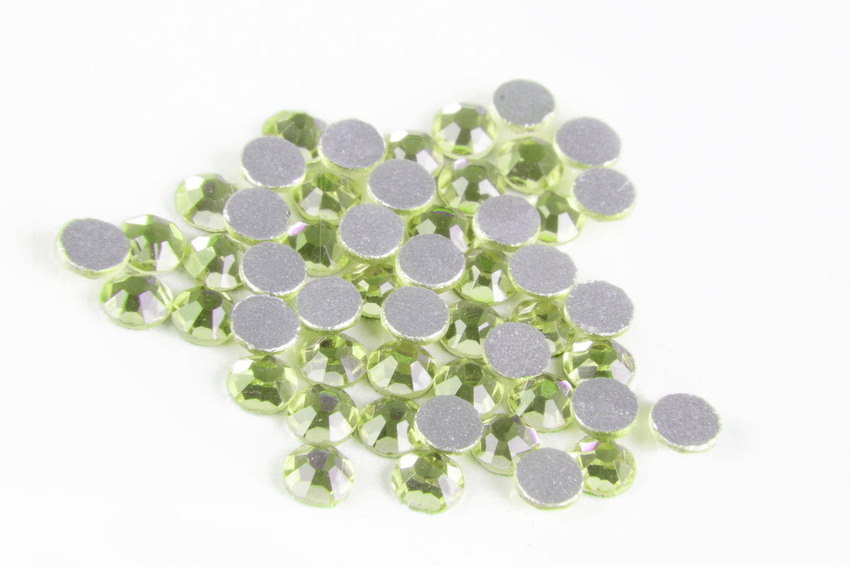 Nail Art Crystals. Peridot S. 4 (50 u)