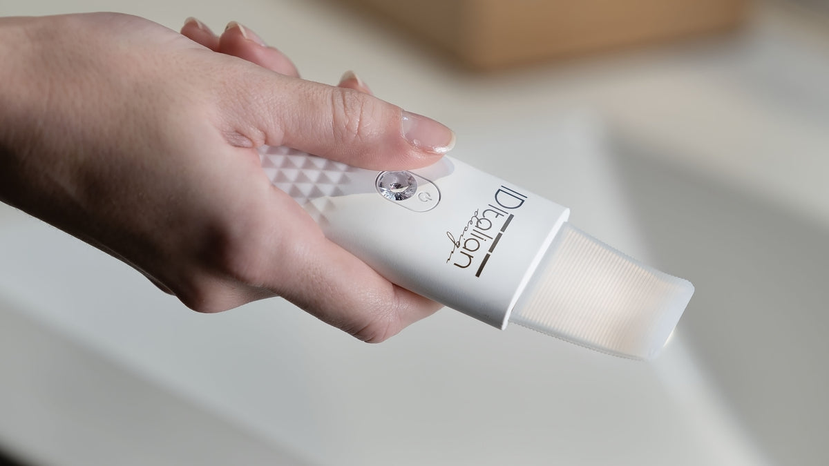 Dermasonic EMS skin scrubber