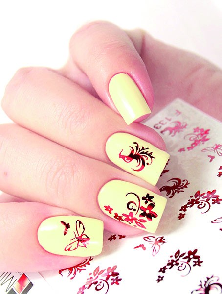 Autocollants pour nail art. fleurs rouges