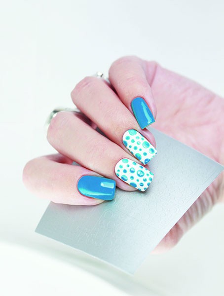 Nailart-Vinylmaske. silberner Dalmatiner